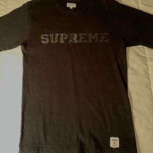 SUPREME TEE